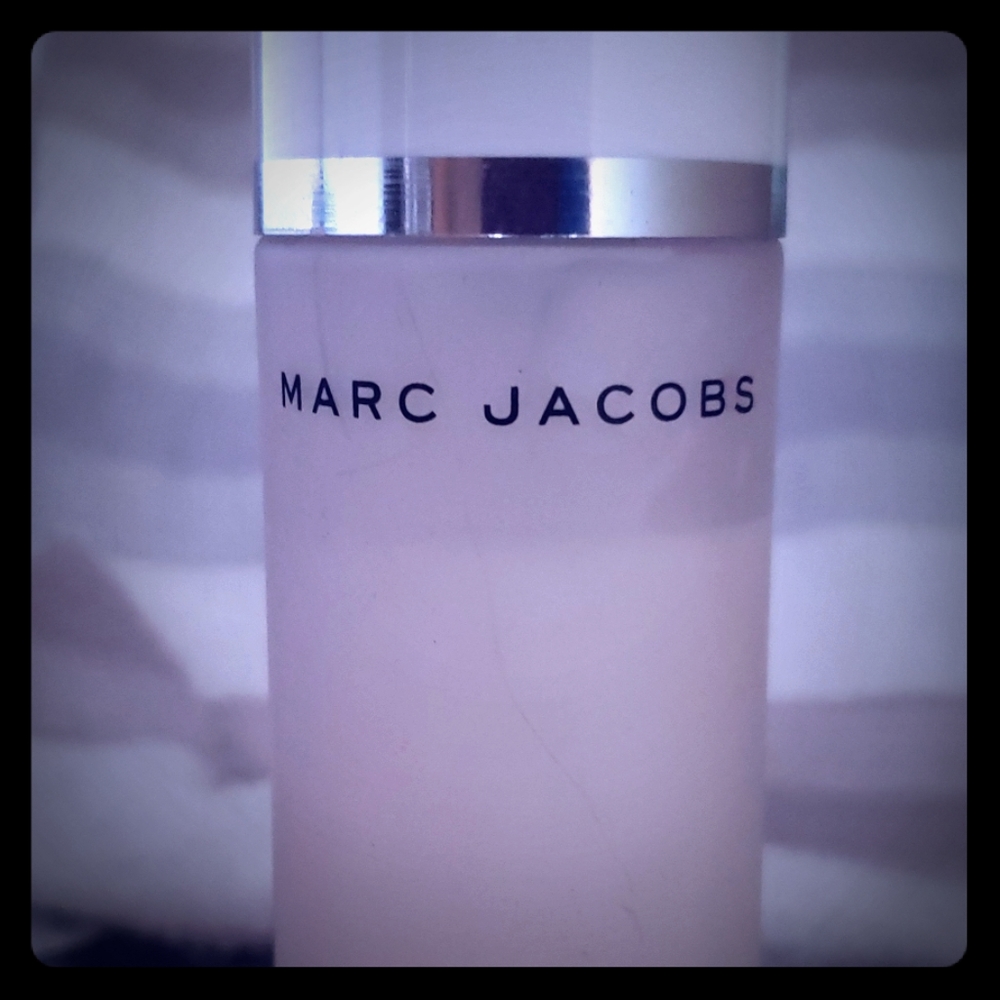 Full size Marc Jacobs setting spray